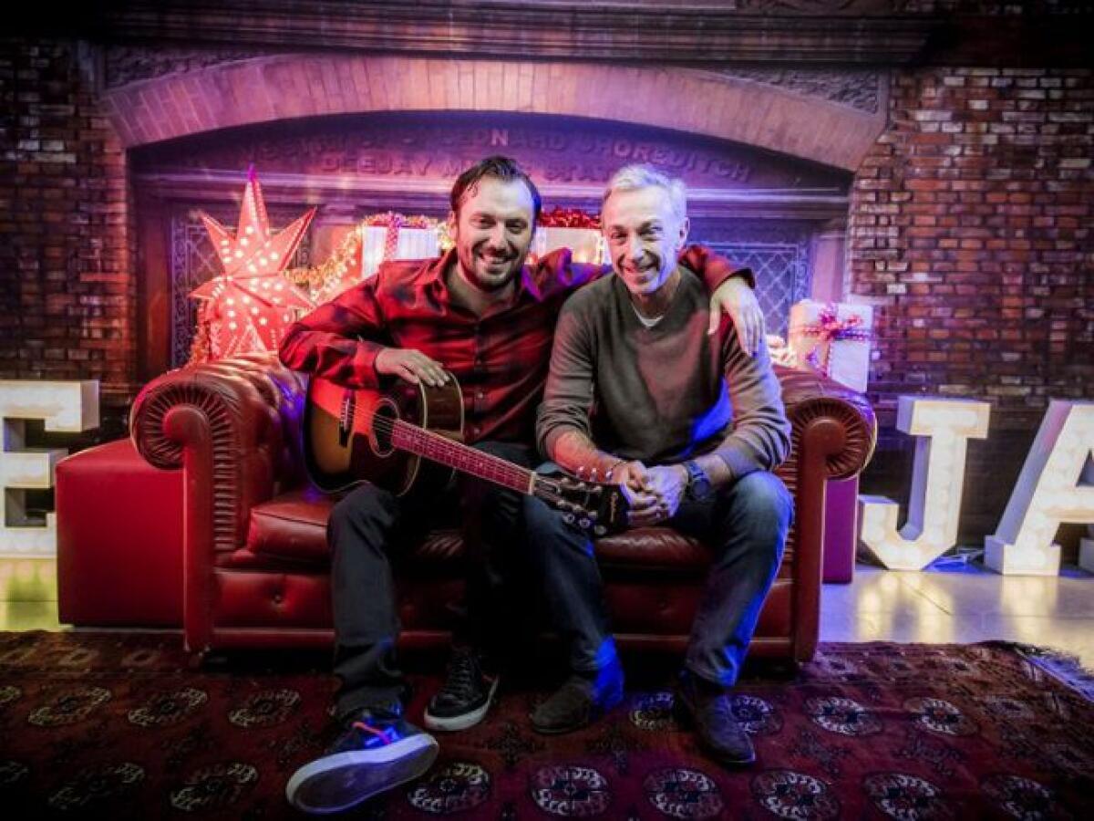 Cesare Cremonini, Eccolo qua il Natale, la canzone di Radio Deejay: testo, parole e video ufficiale - 