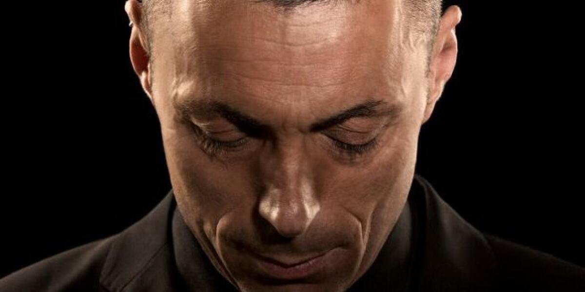 Alex Britti, Cinque petali di rosa: testo, parole e video ufficiale - 