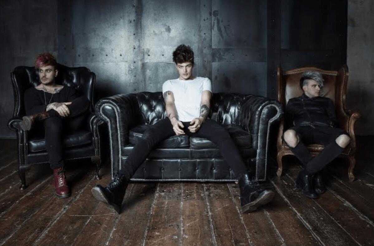 Tke Kolors, Me minus you: testo, parole, traduzione italiana - 