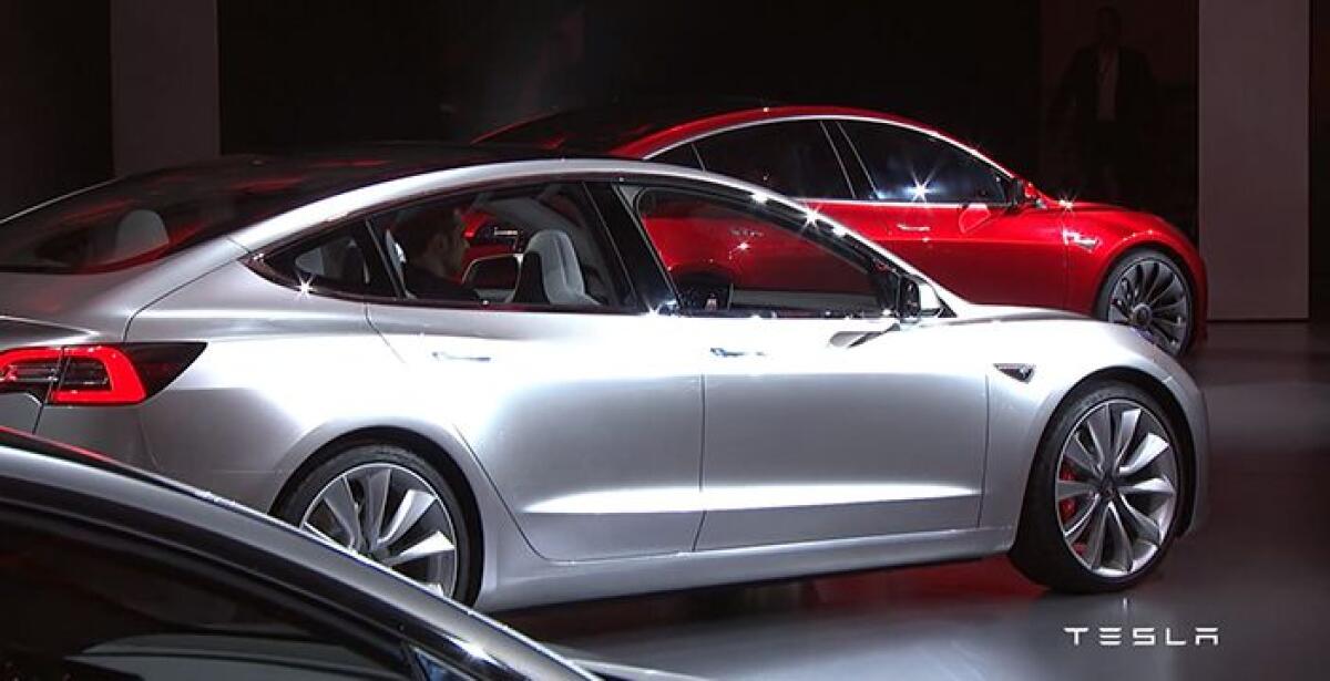 Ecco la Tesla Model 3, macchina elettrica con pilota automatico per tutti! - 