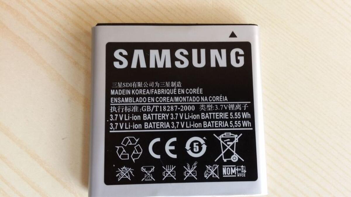 POP: Power bank che si aggancia allo smartphone - 