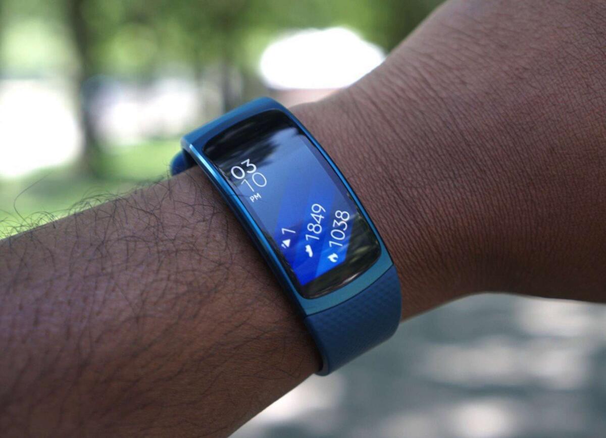 Recensione Samsung Gear Fit 2: eccezionale smartband per il fitness - 