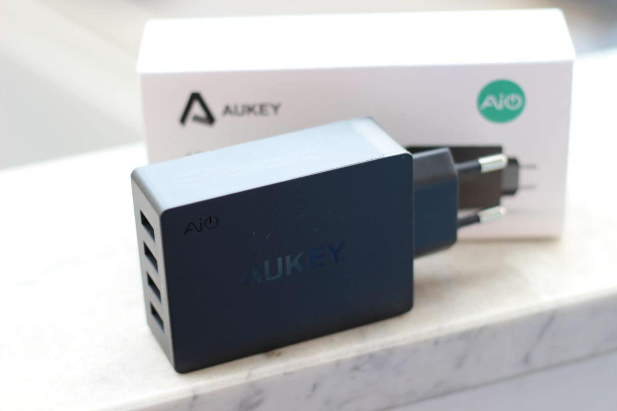 Recensione Carica batteria 4 USB Aukey con AIPower 30W e 6A - 