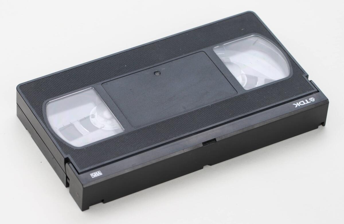 Addio alle VHS: Ferma l'ultima fabbrica che produceva videoregistratori - 