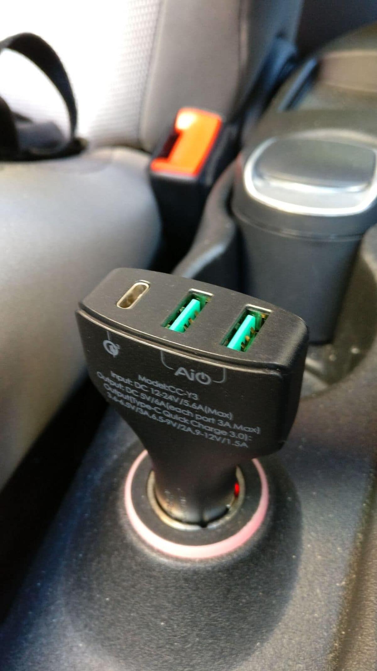 Recensione AUKEY caricabatterie auto: Type-C, USB e QC 3.0 - 