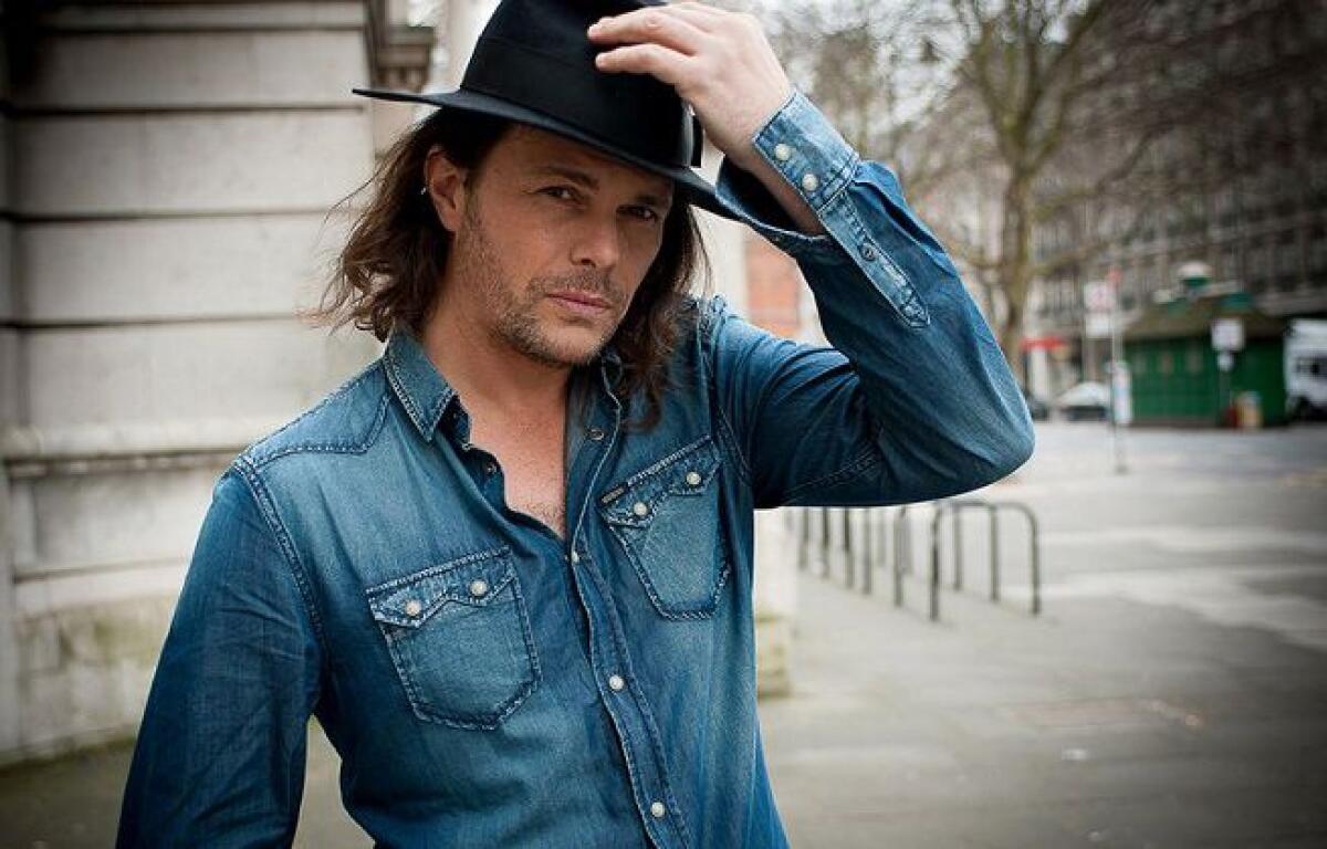 Gianluca Grignani, Madre: testo, parole e video ufficiale - 