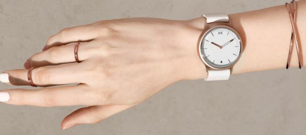 Misfit Phase: un pò orologio, un pò smartwatch - 