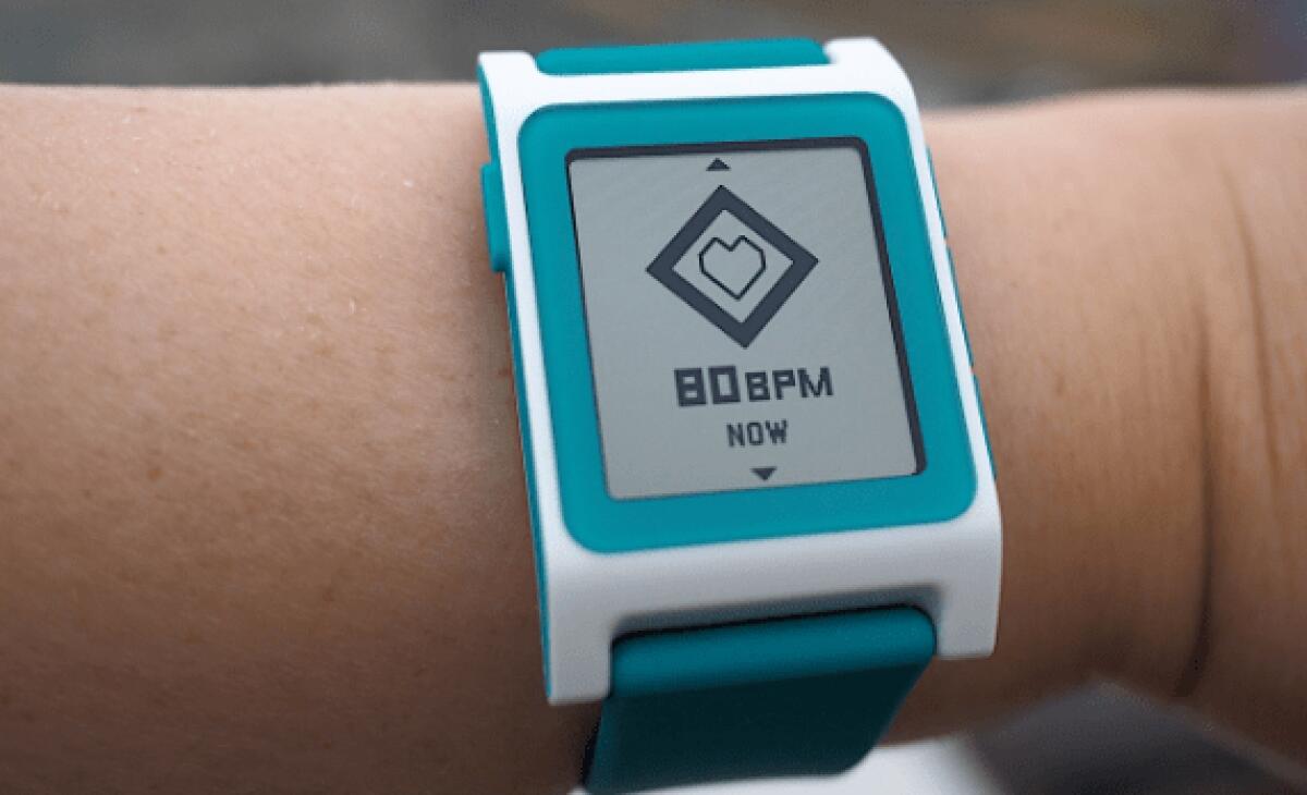 Fitbit compra Pebble: Cosa succede a chi ha comprato un Pebble? - 