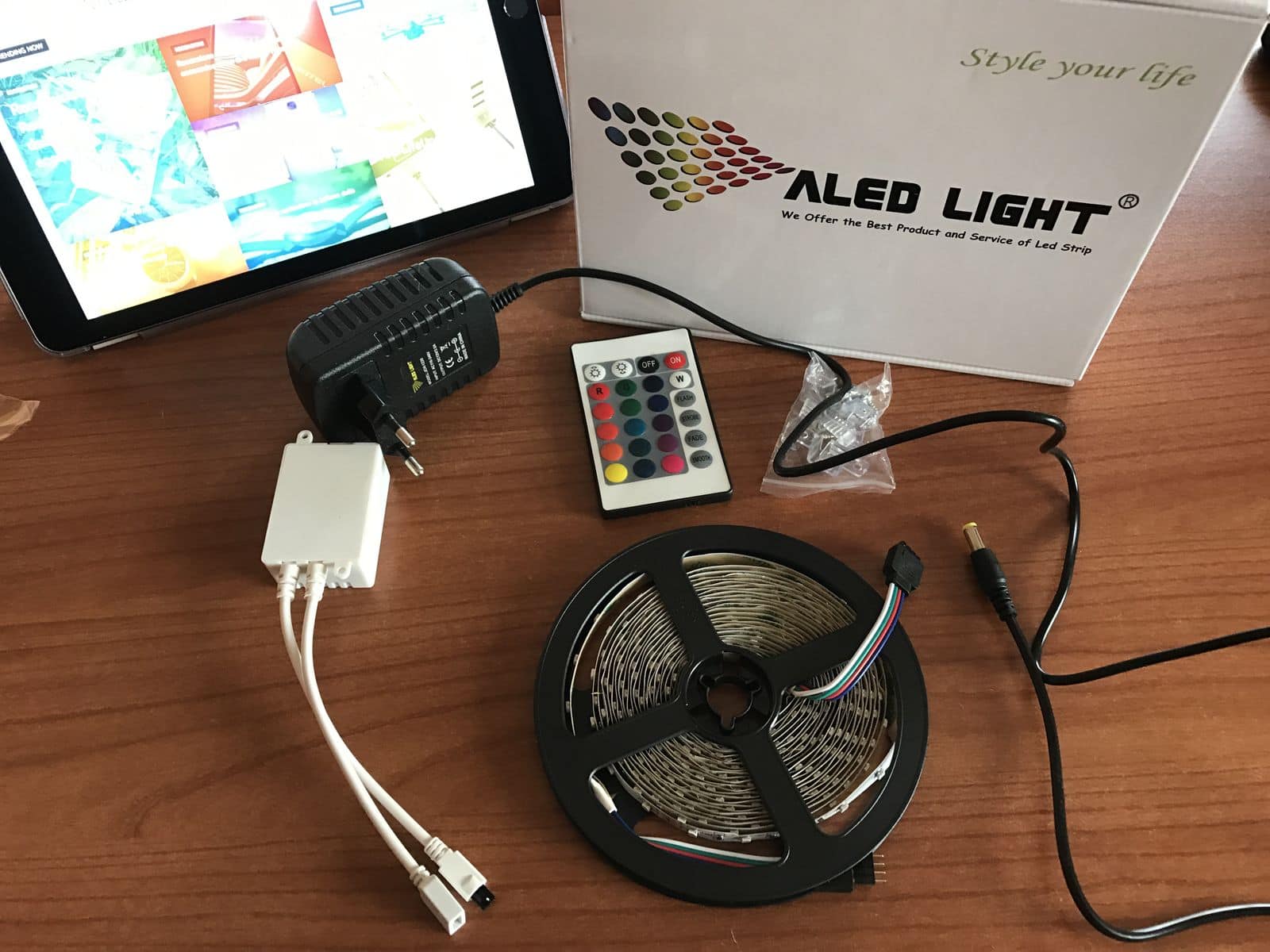 Galleria 1 del post: Recensione ALED LIGHT: Striscia LED 5m con 300 LED da interni