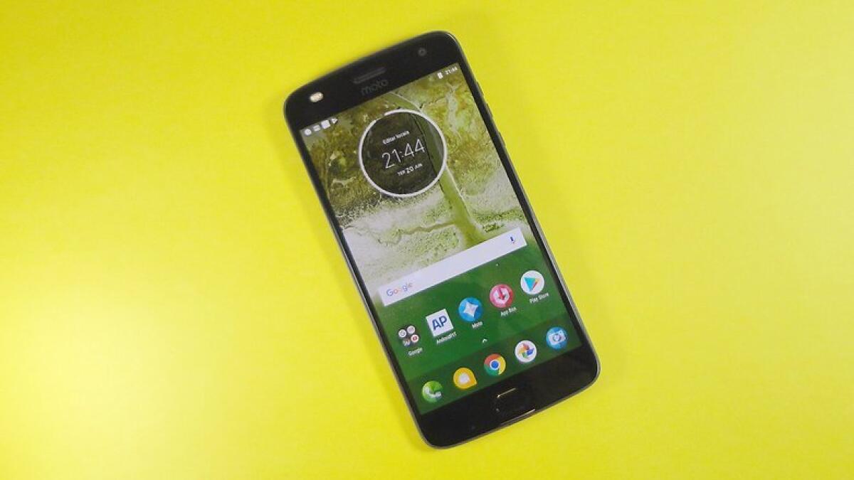 Moto Z2 Play Recensione: Bello, Modulare, Sottilissimo - 