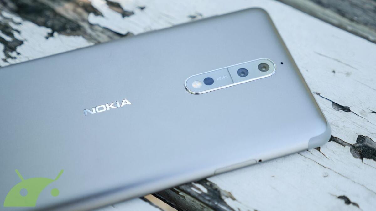 Nokia 8 Sirocco: Il top di gamma che strizza l'occhio al passato - 