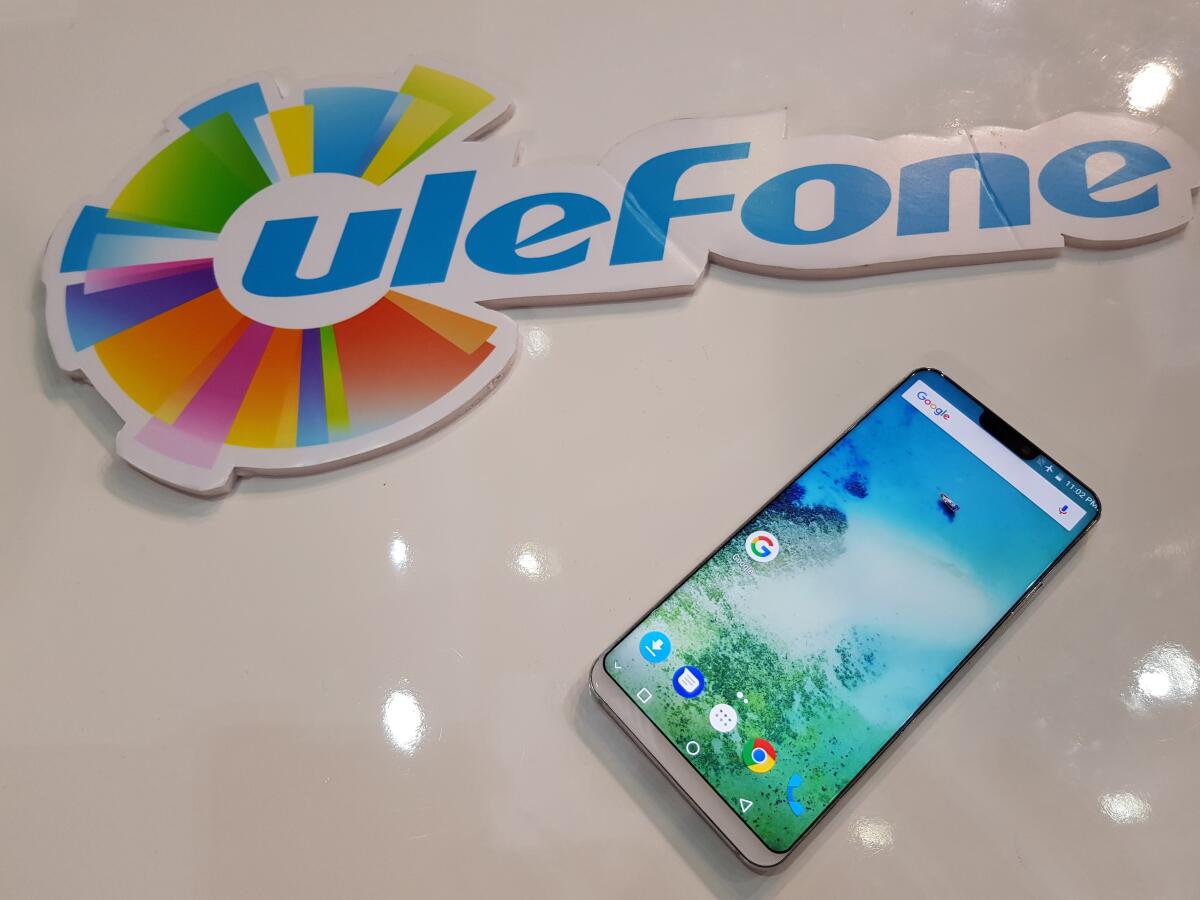 MWC 18: La fiera dei cloni di iPhone X. Eccoli tutti - 