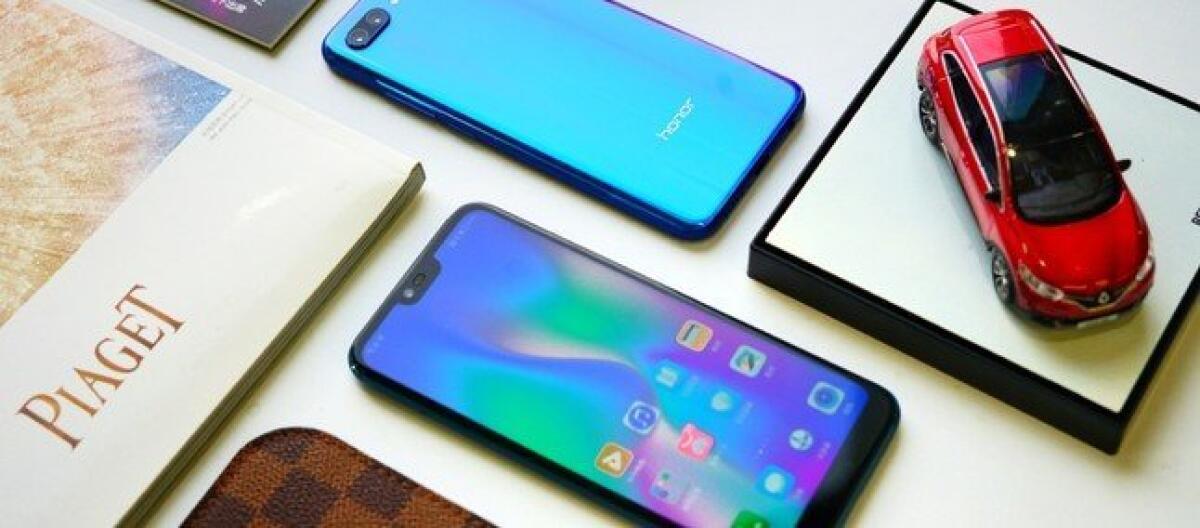 Honor 10 è ufficiale: Scheda Tecnica e Caratteristiche Tecniche - 