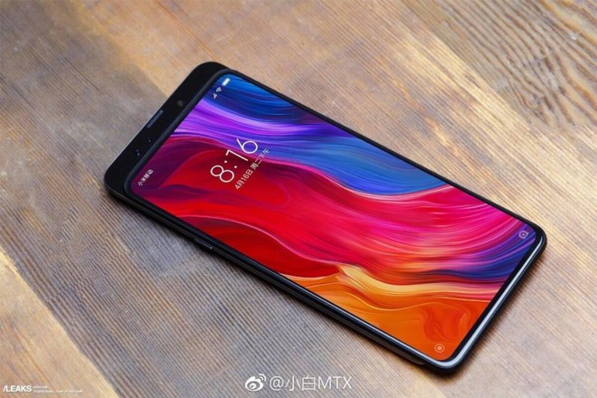 Foto reale Xiaomi Mi Mix 3 che mostra la Fotocamera a scomparsa - 
