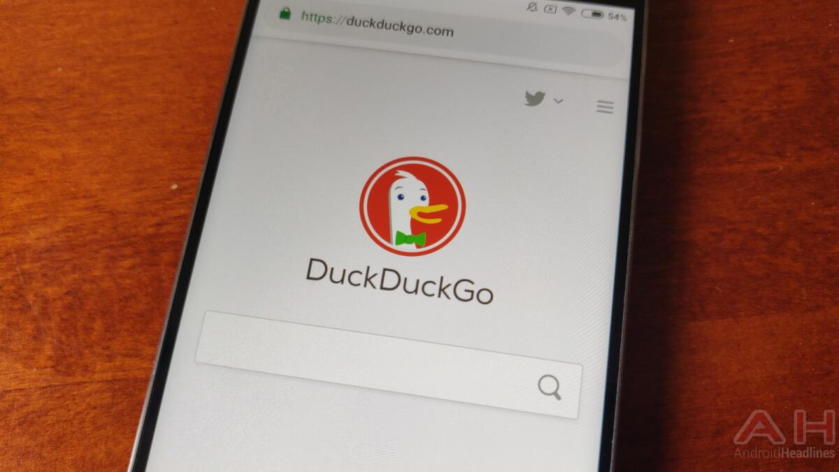Motore di ricerca alternativo a Google: prova DuckDuckGo - 