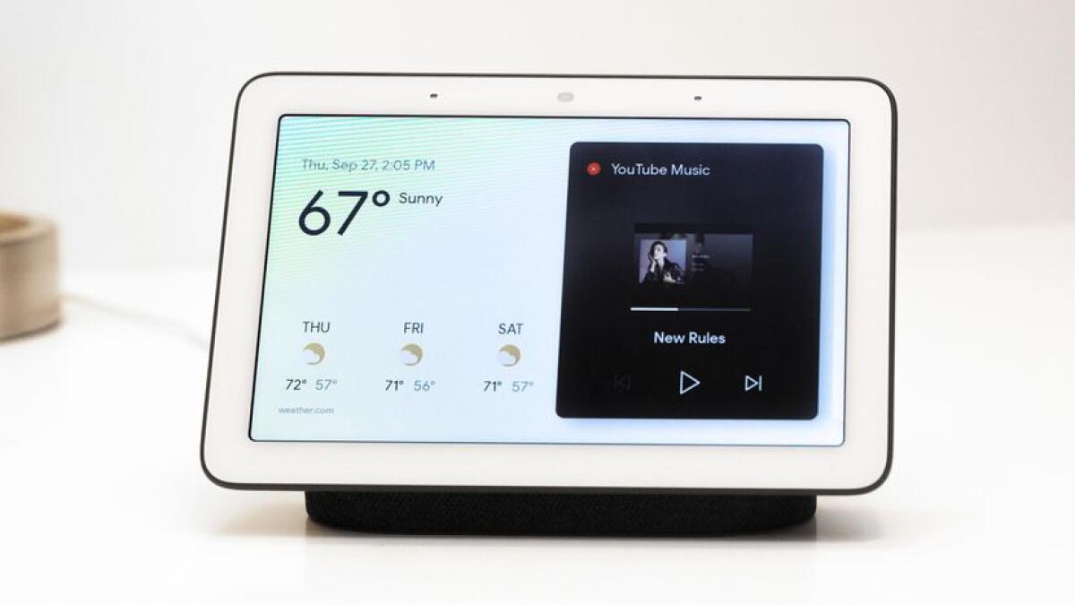 Google Home Hub è amico del Natale: Musica e Video natalizi e Segue Babbo Natale solo con la voce - 