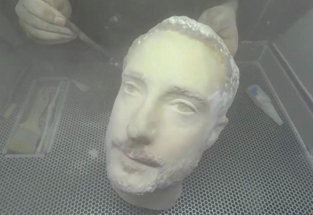 Riconoscimento Volto 3D ricostruito: Inganna tutti tranne iPhone - 