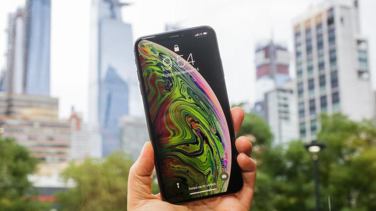 Dimezzata la produzione di iPhone Xs Max del 50%: Apple in crisi? - 