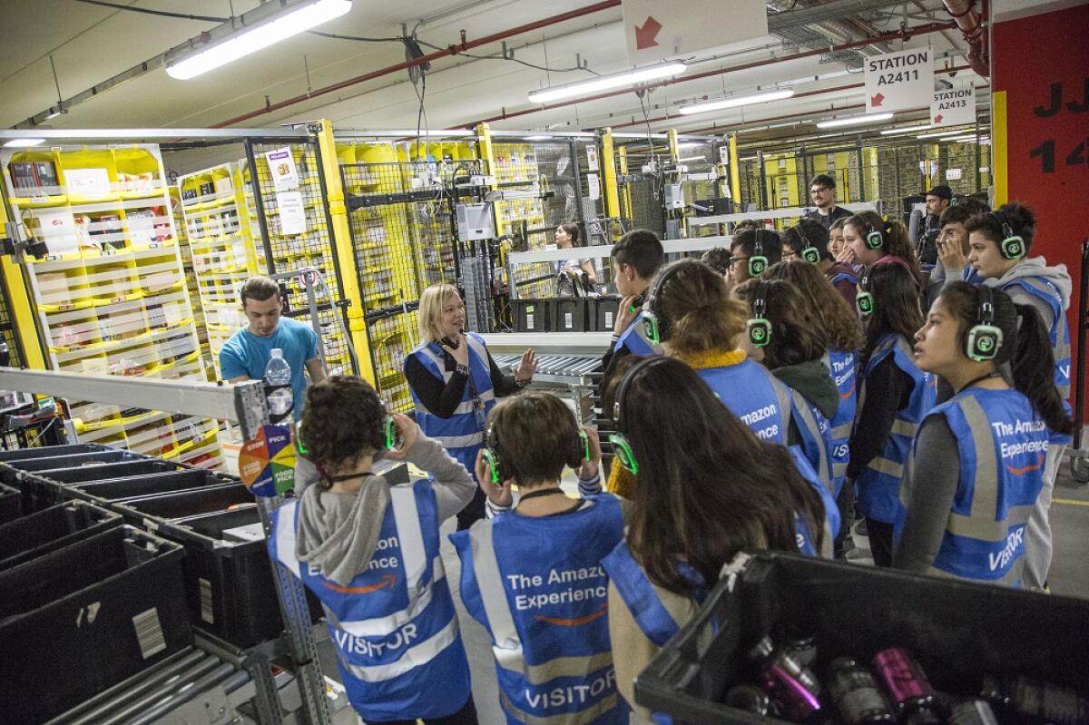 E' nuovamente possibile fare un Tour Gratuito negli Stabilimenti Amazon in Italia: Ecco come prenotarsi - 