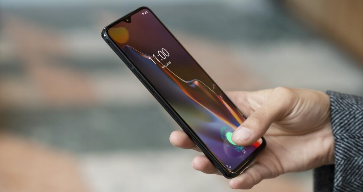 Ecco il primo Custom Firmware che supporta il Lettore di Impronte Digitali sotto il Display - 