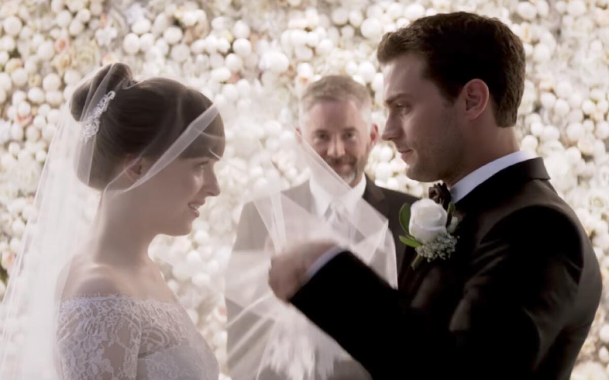 Cinquanta sfumature di rosso Film: trama, trailer e streaming | In onda stasera - 