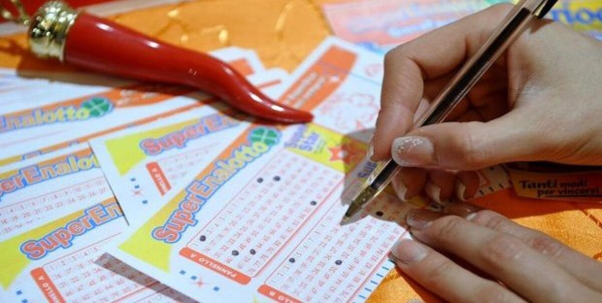 Tasse su vincite Superenalotto e Gratta e Vinci: aumento dal 2020 - 