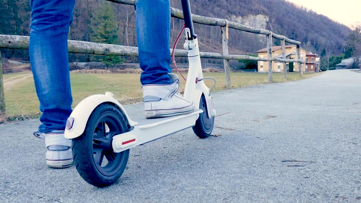 Normativa monopattini elettrici: ora sono considerati come biciclette! - 