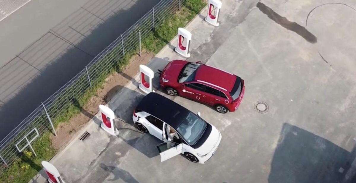 Supercharger Tesla V3 diventano GRATIS per tutti? - 