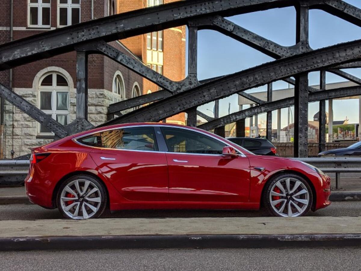 I migliori accessori per la tua Tesla Model 3 da compare SUBITO - 