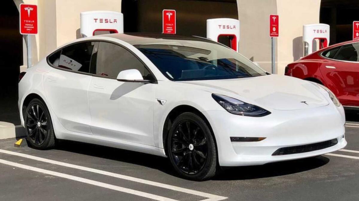 Tesla taglia il prezzo della Model 3 in Italia: ecco quanto costa ORA - 