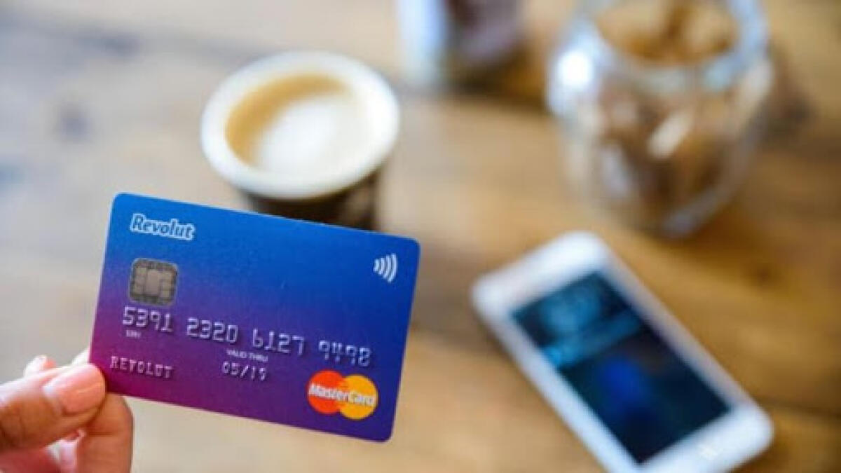 Cosa succede a Revolut? Utenti INFURIATI, nessuno risponde - 