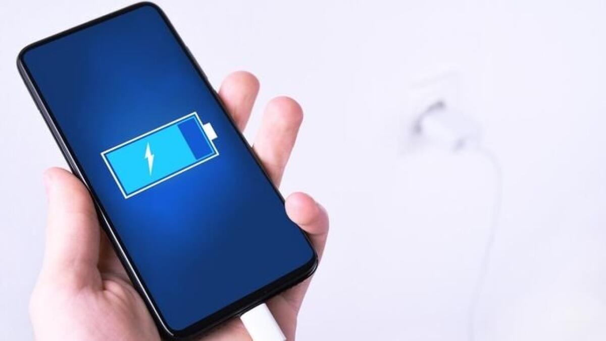 Quanto costa ricaricare la batteria del cellulare ogni giorno - 