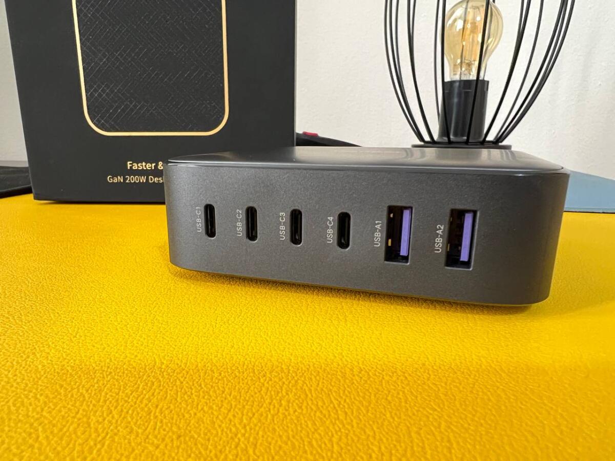 UGREEN Nexode Caricabatterie USB GaN da 200W: la Recensione - 