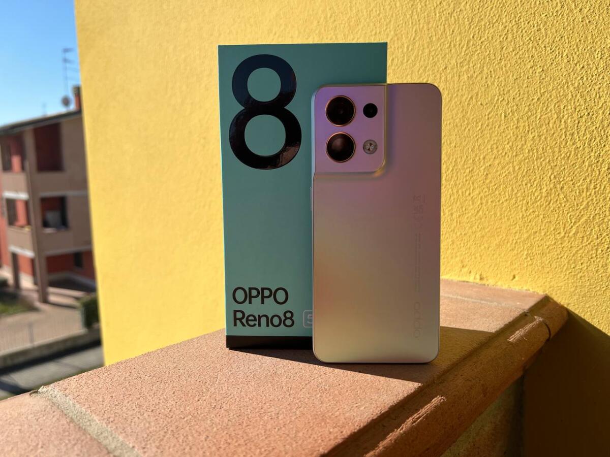 Recensione Oppo Reno 8: il nuovo medio gamma scintillante - 