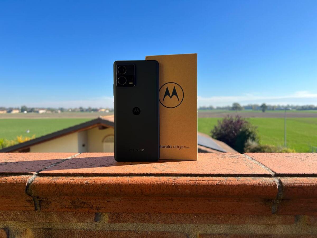Recensione Motorola Edge 30 Fusion: a meno di 500 euro è OTTIMO - 