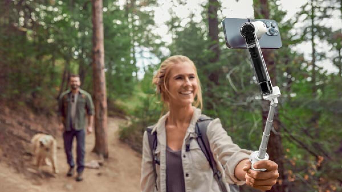 Insta360 Flow, ecco lo stabilizzatore per smartphone con l’AI - 