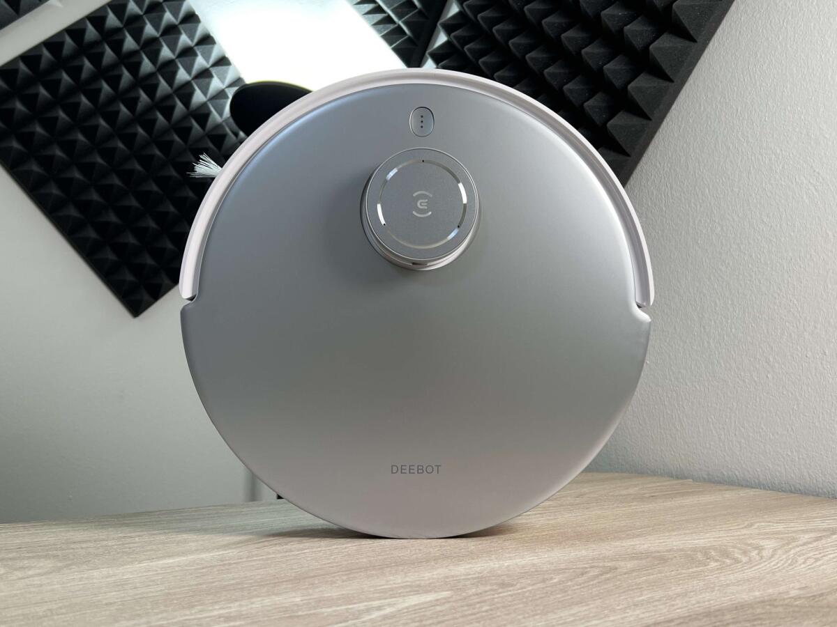 Recensione Ecovacs Deebot T20 OMNI: lava con acqua calda - 