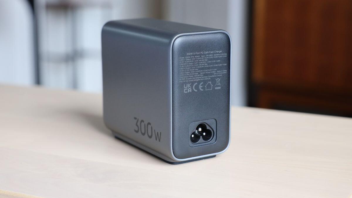 UGREEN Nexode 300W: la Recensione del caricatore GaN potentissimo - 