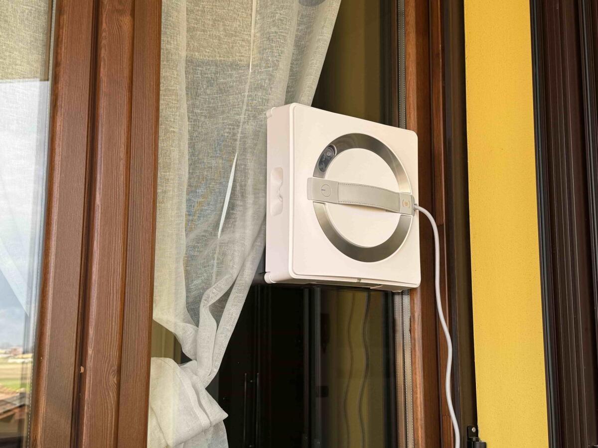 Recensione ECOVACS Winbot W2 OMNI Robot Lavavetri - 