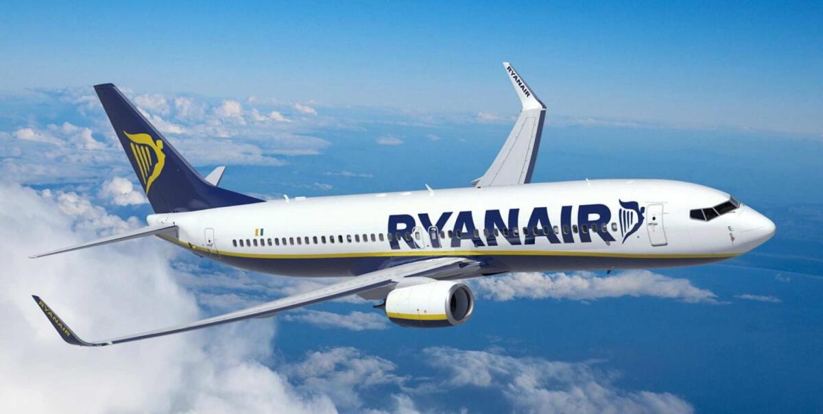 Ryanair aumenta le tariffe per i bagagli a mano, cosa CAMBIA - 