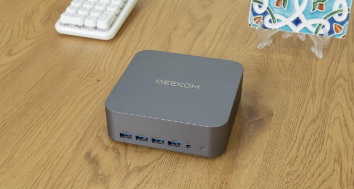 Recensione GEEKOM GT1 Mega Mini PC: piccolo e potentissimo - 