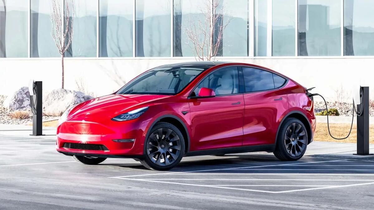 Un anno di ricarica gratis se compri una Tesla Model Y - 