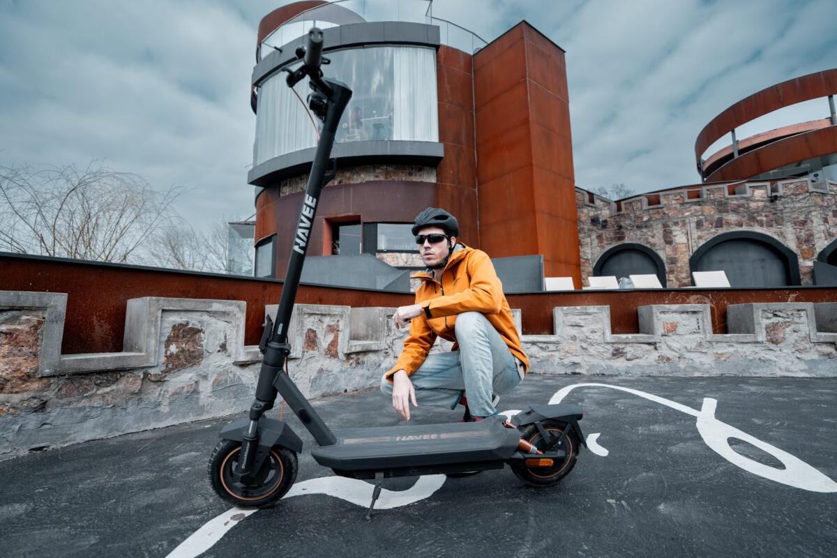 Navee presenta la gamma 2025: monopattini, e-bike per tutti - 