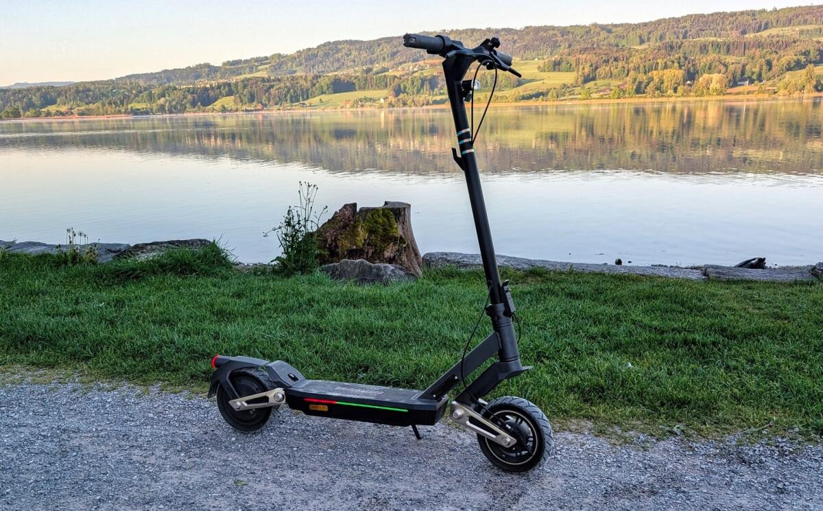 Recensione NAVEE ST3 Pro Monopattino Elettrico: 1350W e Autonomia 75 km - 