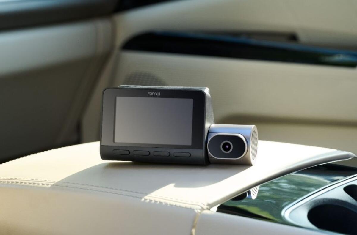 Dash Cam 70mai 4K T800: tripla camera per la massima sicurezza dell'auto, anche quando è ferma - 