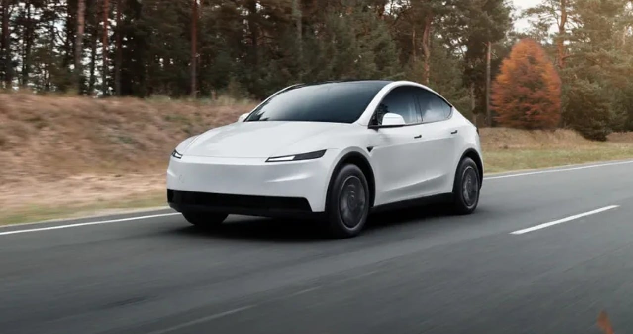 Nuova Tesla Model Y Standard Long Range: Prezzi e Autonomia - 