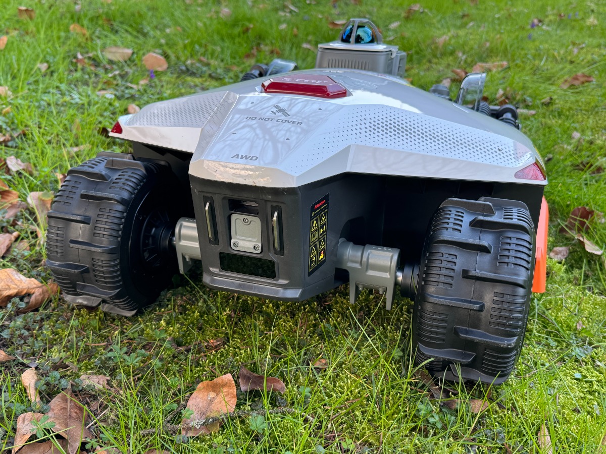 MAMMOTION LUBA 3 AWD