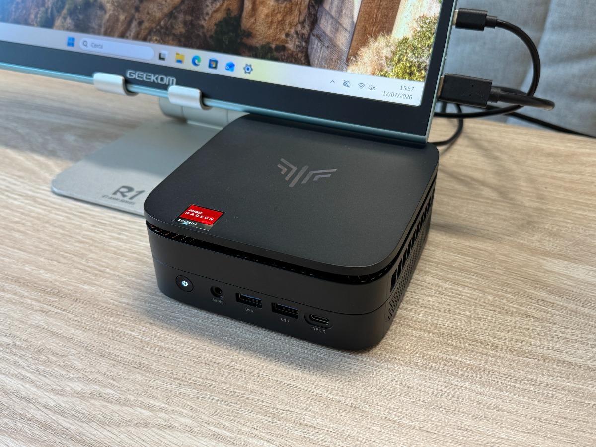 Recensione NiPoGi Pinova P1 mini PC: come va con Ryzen Embedded R2544 - 