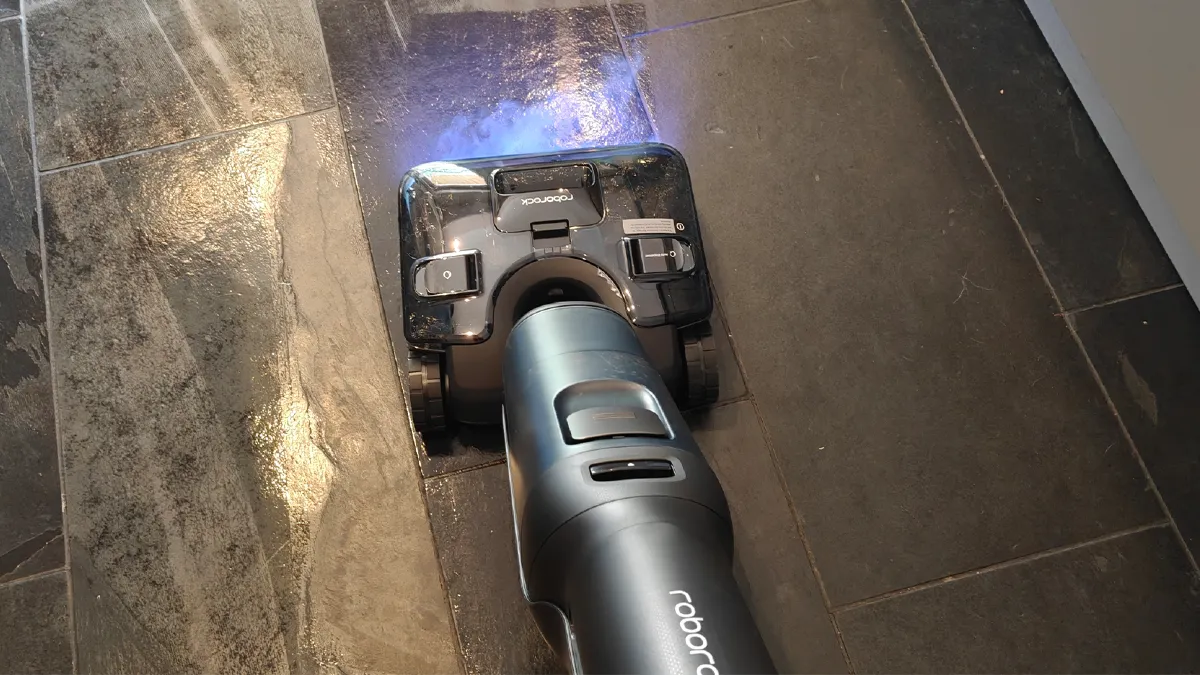 Roborock F25 Ultra vs F25 Steam: cosa cambia, quale scegliere - 