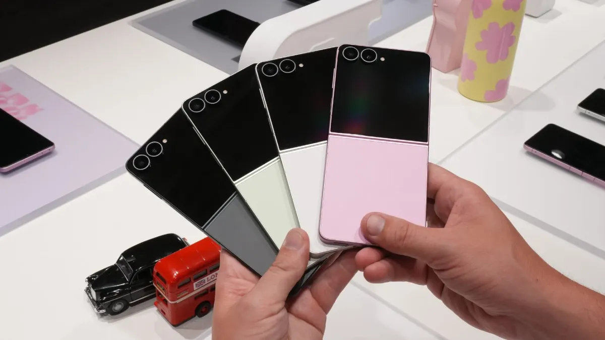 Samsung Galaxy Z Flip 8 ufficiale: prezzo, novità e scheda - 